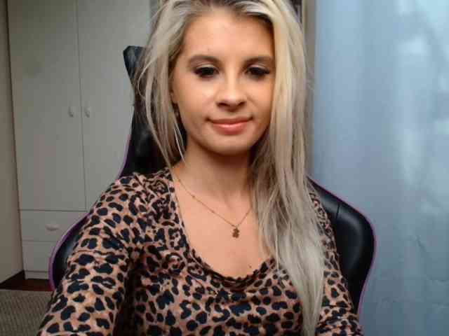 KristineNatural webcam