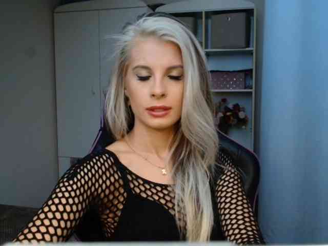 KristineNatural webcam