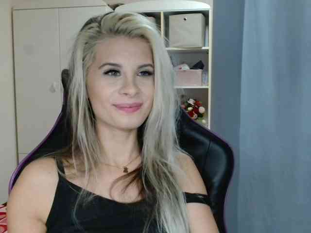 KristineNatural webcam