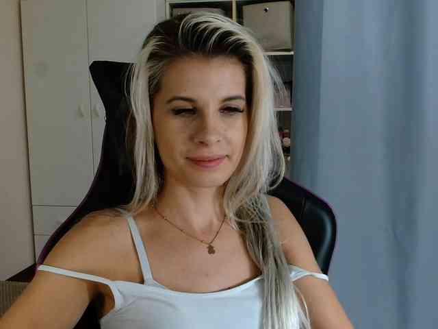 KristineNatural webcam