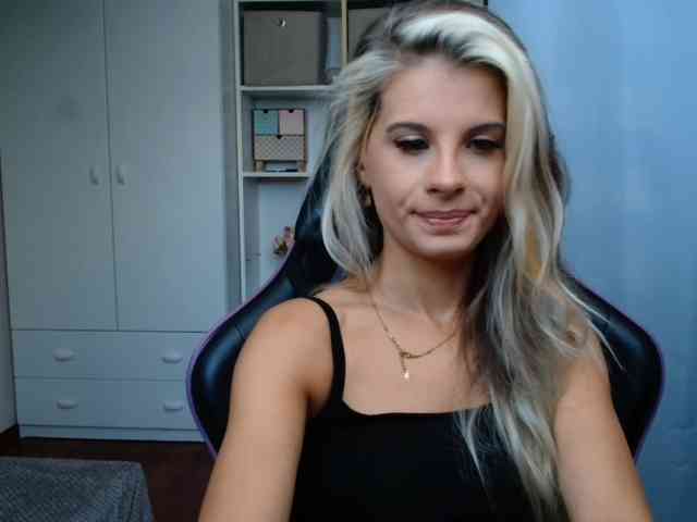 KristineNatural webcam