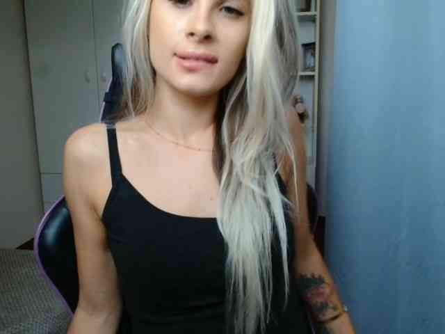 KristineNatural webcam