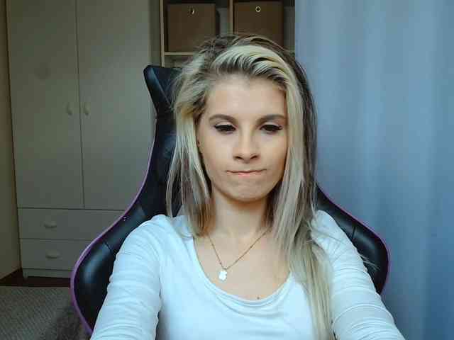KristineNatural webcam