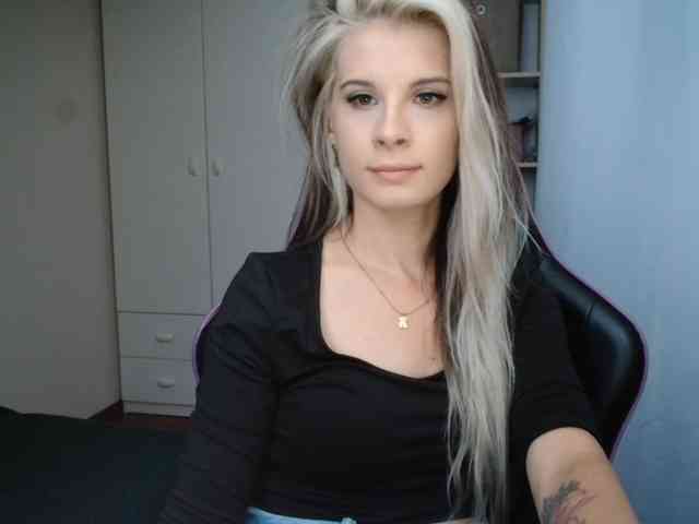 KristineNatural webcam