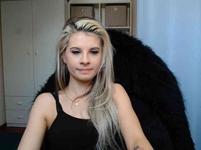 KristineNatural webcam