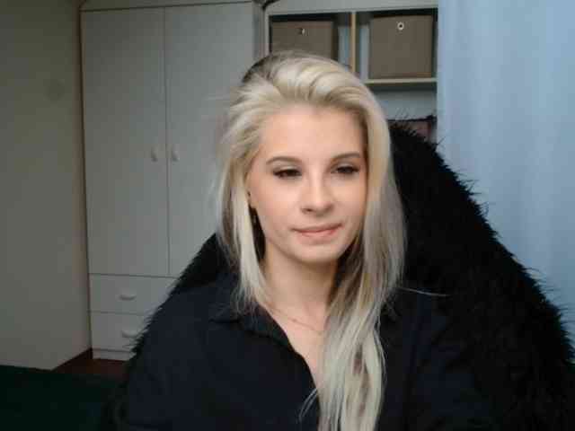 KristineNatural webcam