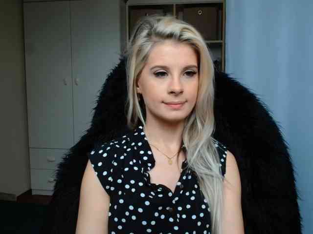 KristineNatural webcam