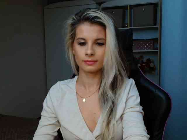 KristineNatural webcam