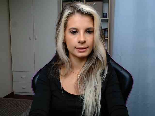 KristineNatural webcam