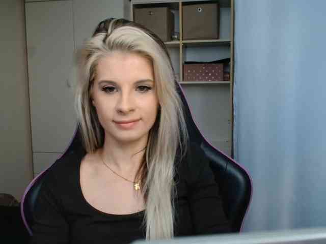 KristineNatural webcam