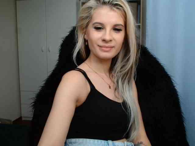 KristineNatural webcam