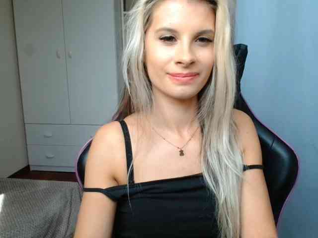 KristineNatural webcam