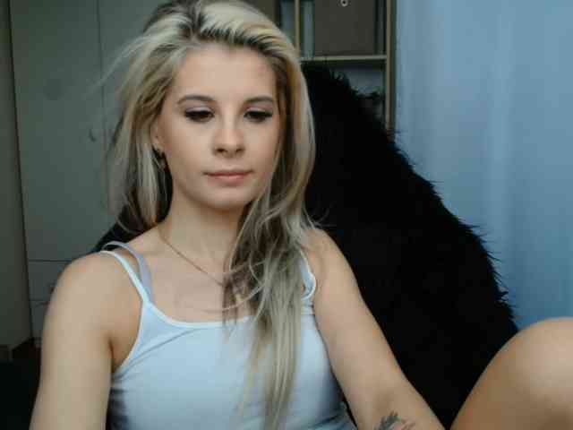 KristineNatural webcam