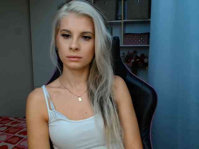 KristineNatural webcam
