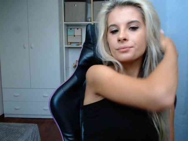 KristineNatural webcam