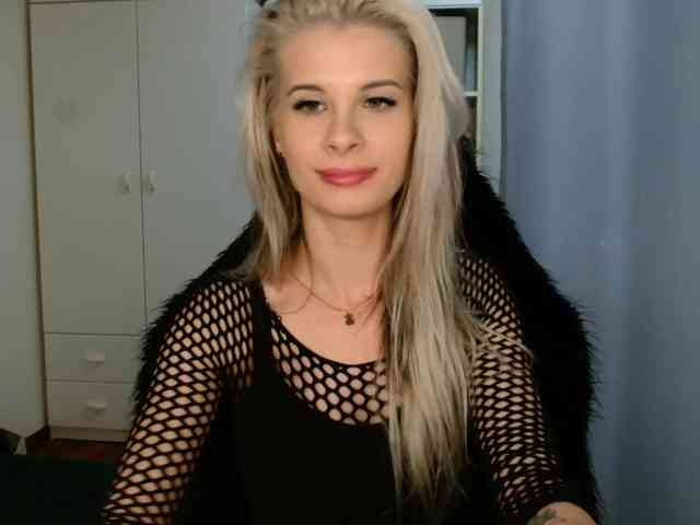 KristineNatural webcam