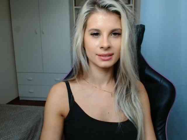 KristineNatural webcam