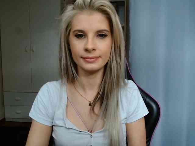 KristineNatural webcam