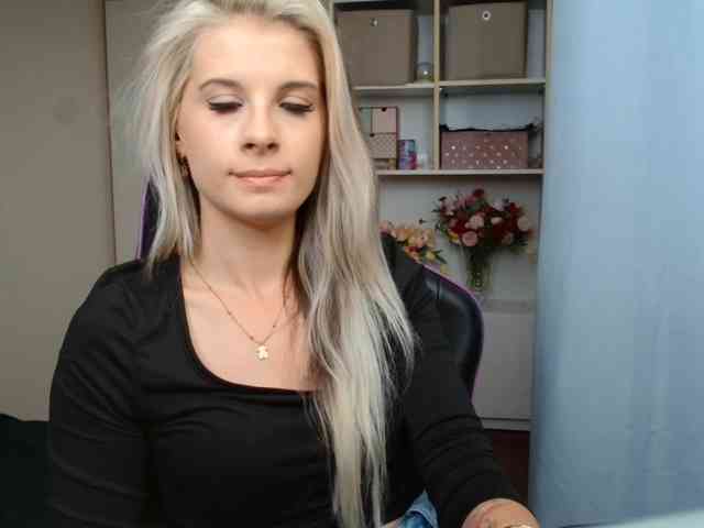 KristineNatural webcam