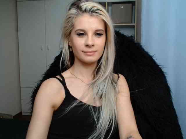 KristineNatural webcam