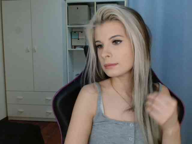KristineNatural webcam