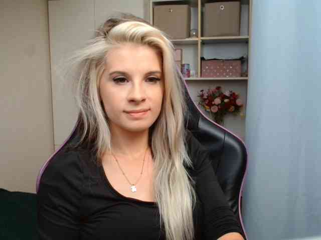 KristineNatural webcam
