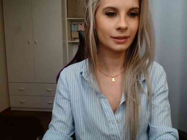 KristineNatural webcam