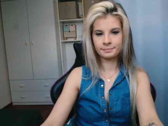KristineNatural webcam