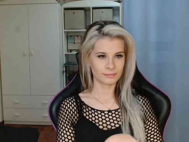 KristineNatural webcam