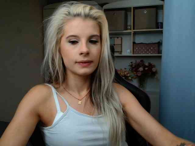 KristineNatural webcam