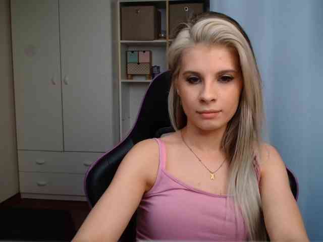 KristineNatural webcam