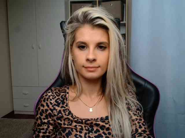 KristineNatural webcam