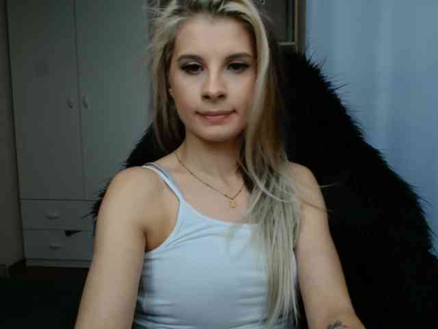 KristineNatural webcam