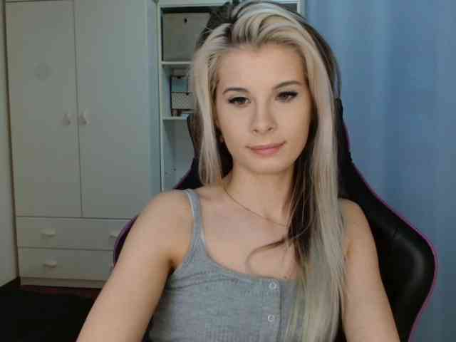 KristineNatural webcam