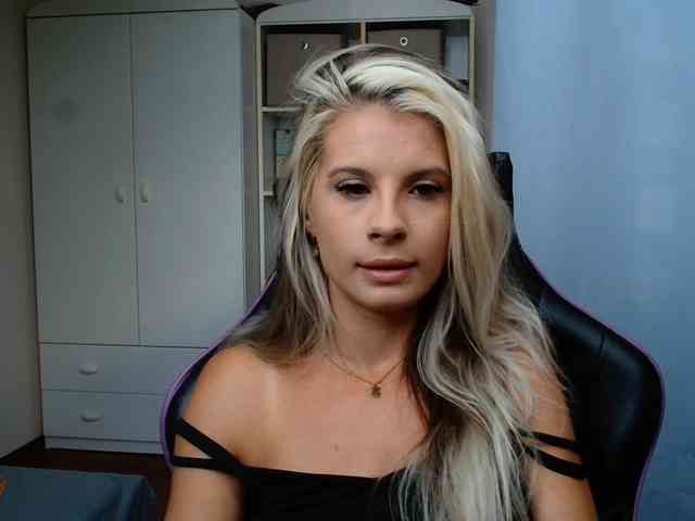 KristineNatural webcam