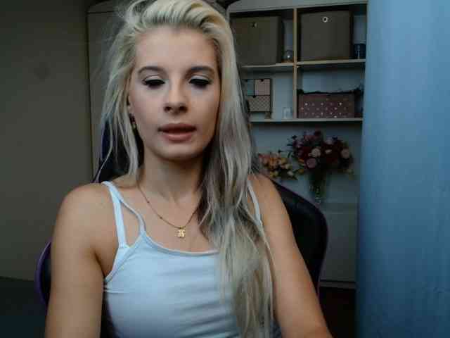 KristineNatural webcam
