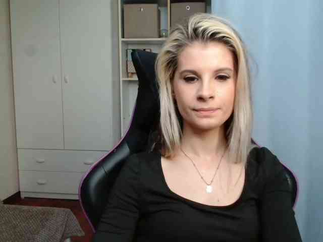 KristineNatural webcam