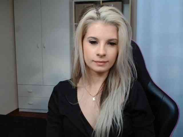 KristineNatural webcam