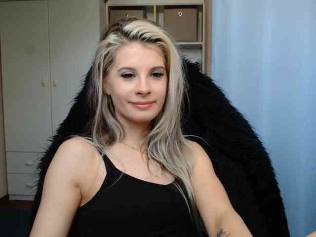 KristineNatural webcam