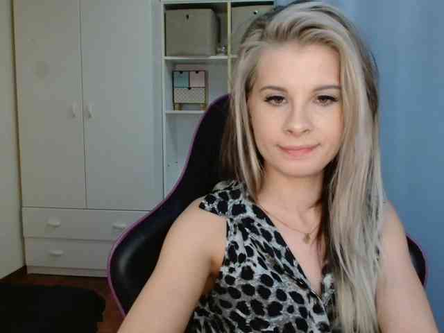 KristineNatural webcam