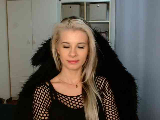 KristineNatural webcam