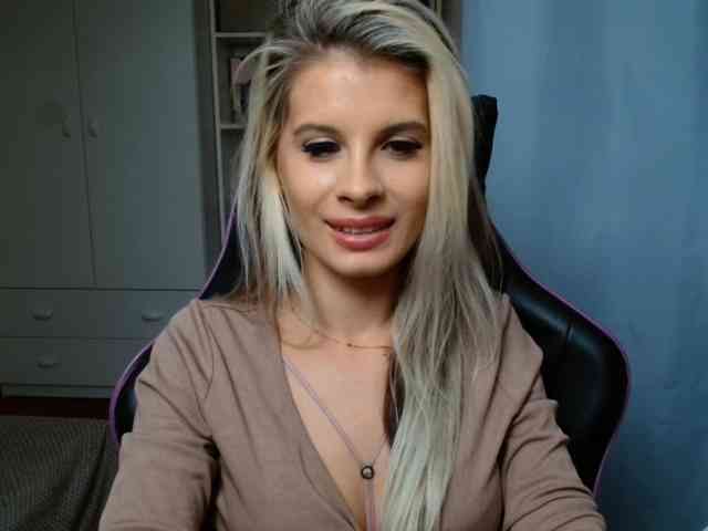 KristineNatural webcam