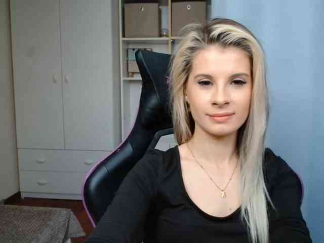 KristineNatural webcam