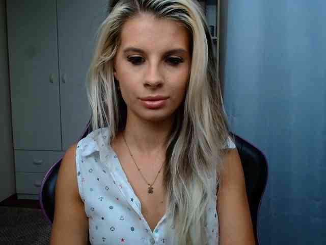 KristineNatural webcam