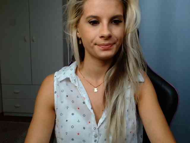 KristineNatural webcam