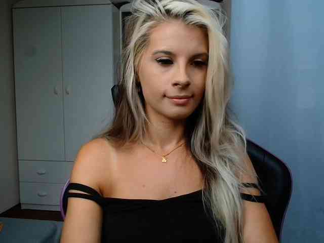 KristineNatural webcam