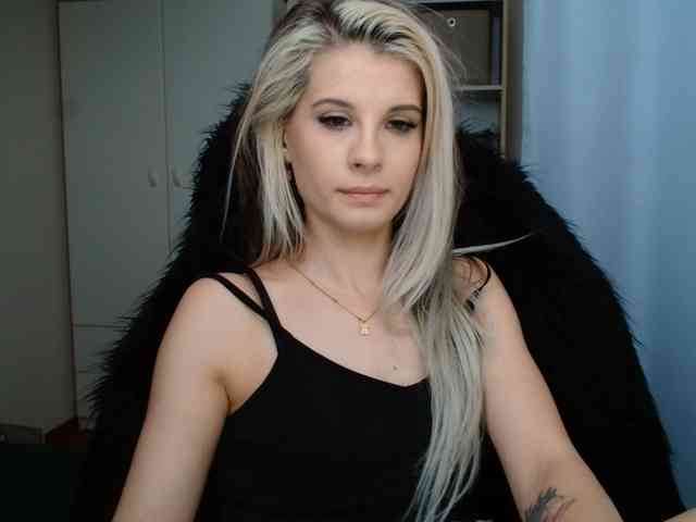 KristineNatural webcam
