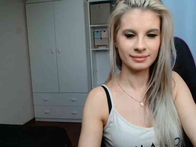 KristineNatural webcam