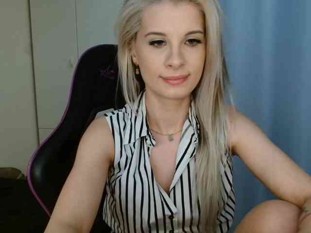 KristineNatural webcam