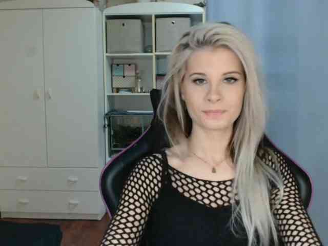 KristineNatural webcam